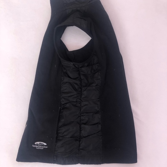 Black Cutter & Buck Sports Vest - Picture 2 of 3